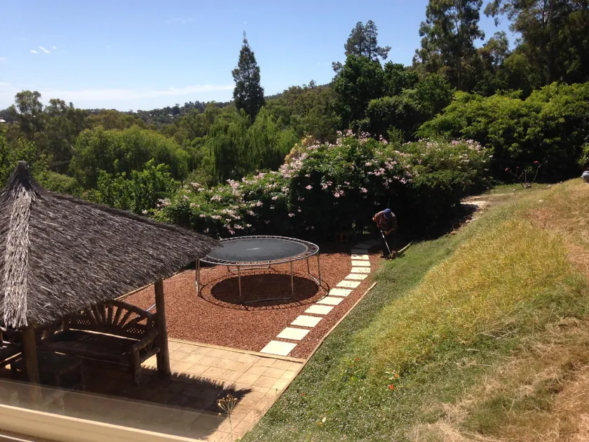 Bright & Beautiful Home On The Hills! - Image 1