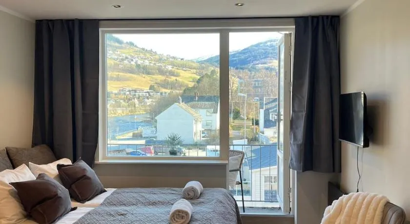 Luxury Balcony River View apt - Heart of Voss - Image 1