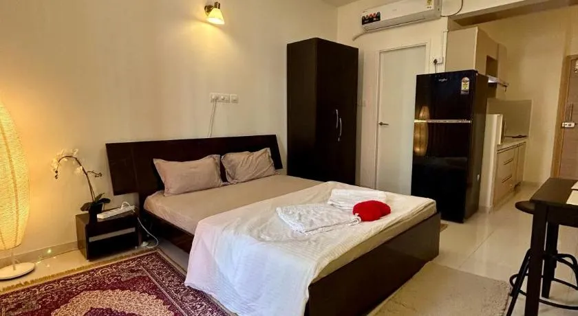 Good Stay Pool view stylish Studio Apartment,6km from Airport, 307 - Image 1