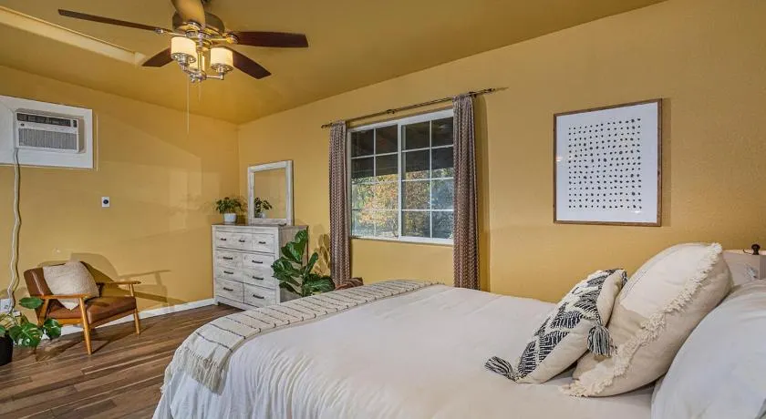 Sequoia Riverfront House with Private Beach - Image 1