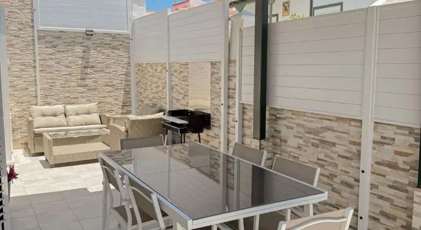 Pambnb - House next to the Beach, Terrace, Fiber Wi-Fi, BBQ - Image 1