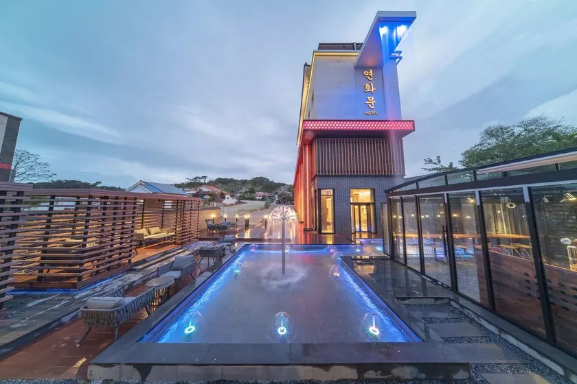Yeon Hwa Moon Hotel - Image 1