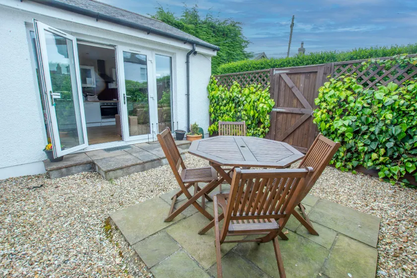 Helena Cottage - Image 1