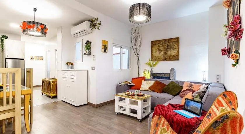 Apartamentos Triunfo, By DaiMar - Image 1