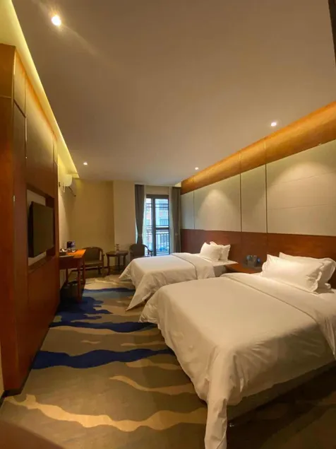 Xiangyun Xinmao Hotel - Image 1