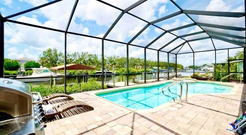Serenity, Luxury Waterfront Oasis w Private Pool - Sleep 12 - Image 1