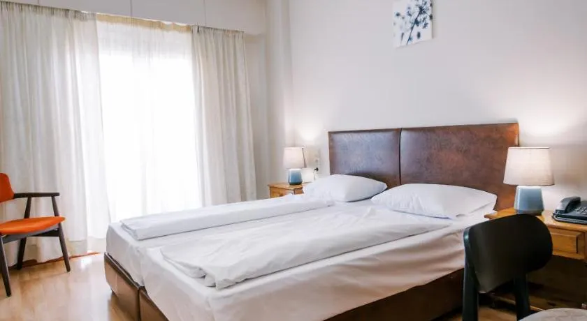 Hotel Cronos - Image 1