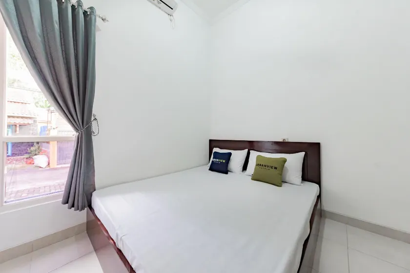Urbanview Hotel Sabar Residence CSB Mall - Image 1