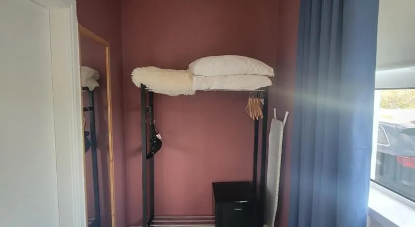Spring Grove Guesthouse - Image 1