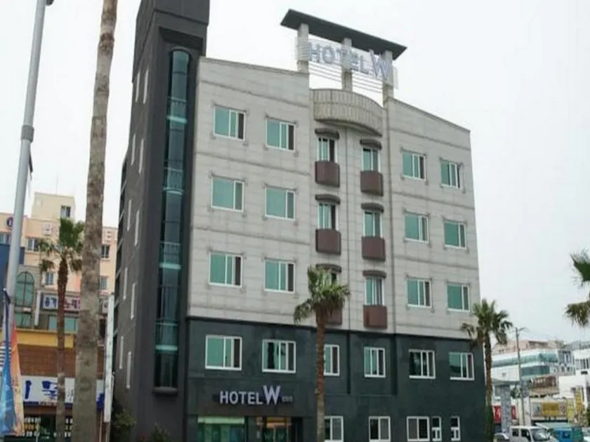 Hotel W Topdong - Image 1