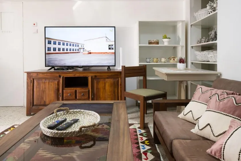 ROMSUITES - Lovely, budget Center  German colony - Image 1