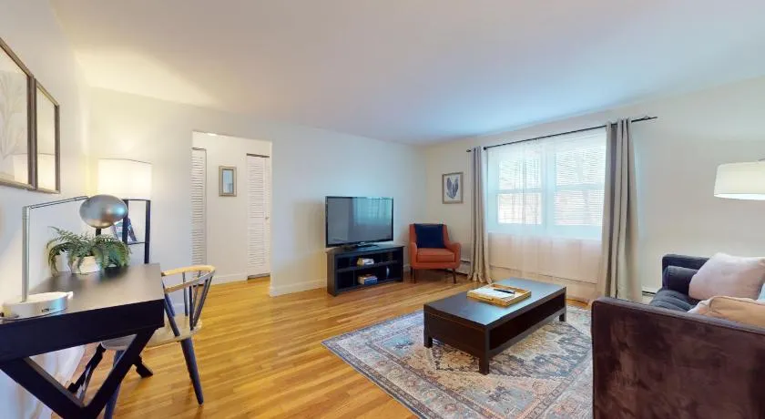 Beautiful, Homey 1BR Close to Longwood Medical - Image 1