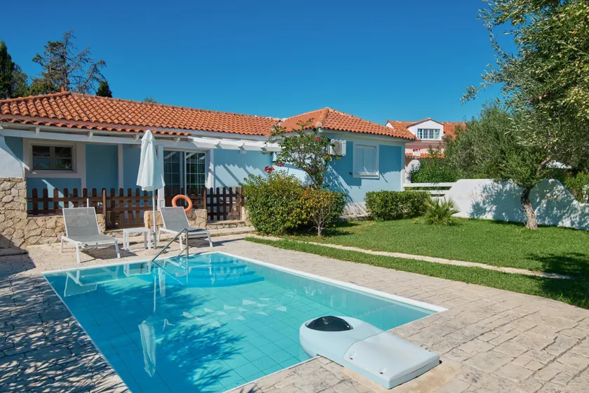 Appartement avec jardin, terrasse et piscine privée | À côté de la plage - Image 1
