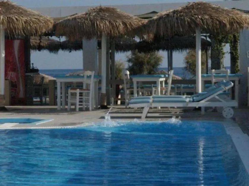 Sea La Vie Beachfront Suites - Image 1