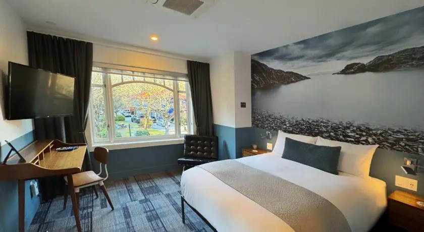 Artisan Suites on Bowen - Image 1