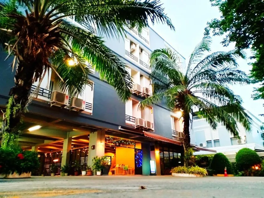 Beerapan Hotel - Image 1