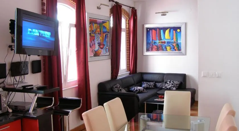 Split Artistic Apartments - Image 1