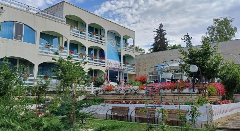 Хотел Диамант Hotel Diamond - Image 1