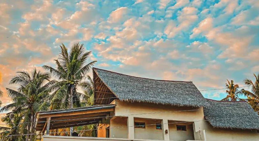 Haole Surf Hostel - Image 1