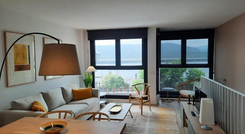 Apartamentos Casa La Rambla - Image 1
