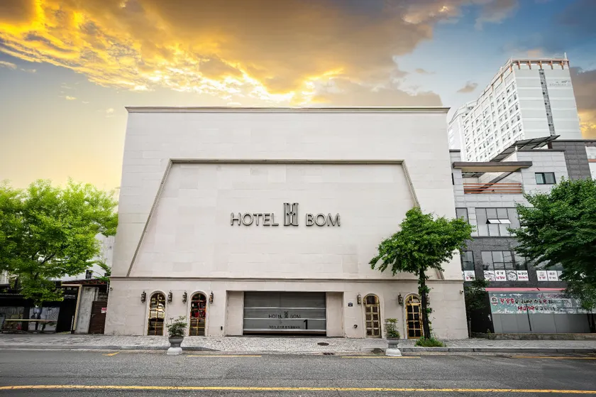 Hotel Bom - Image 1