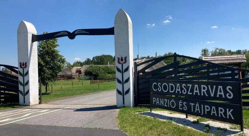 Csodaszarvas Tájpark és Vendégházak - Image 1