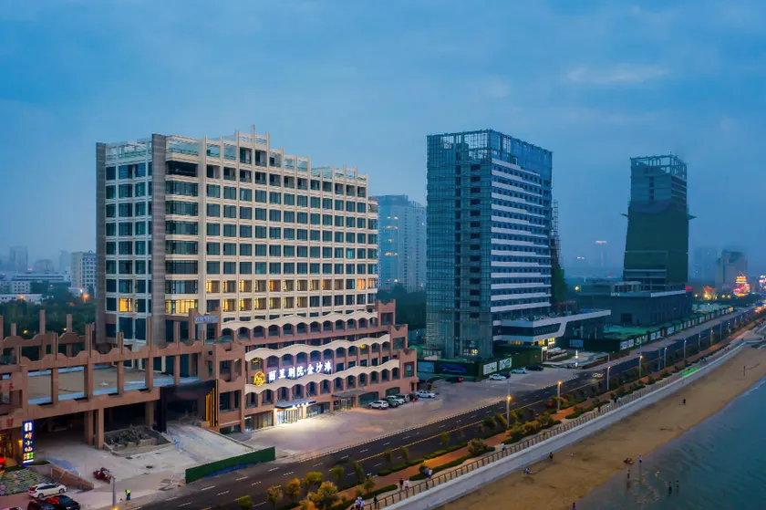 Rezen Retreat Golden Beach Hotel Yantai Development Zone - Image 1