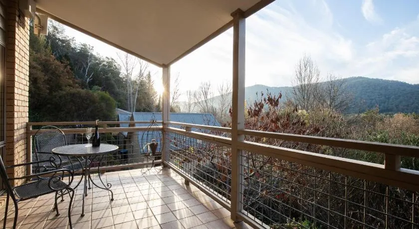 Chestnut Tree Holiday Units - Image 1