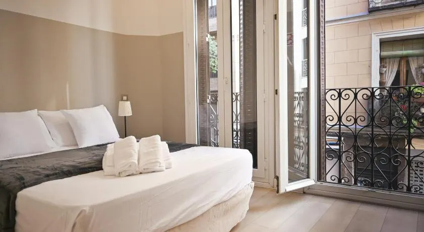 For You Rentals Apartment TEMPORAL Madrid Paloma-La Latina PAL41 - Image 1