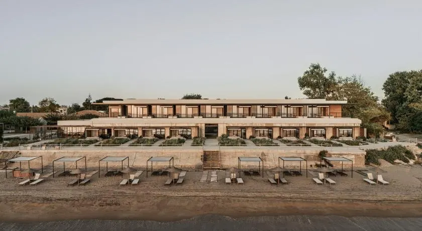 Dexamenes Seaside Hotel - Image 1