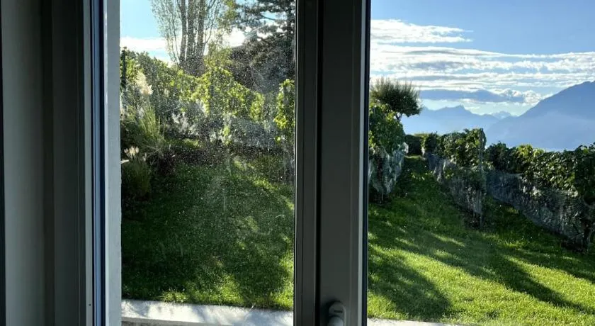 Renovated APT with panoramic view - Image 1