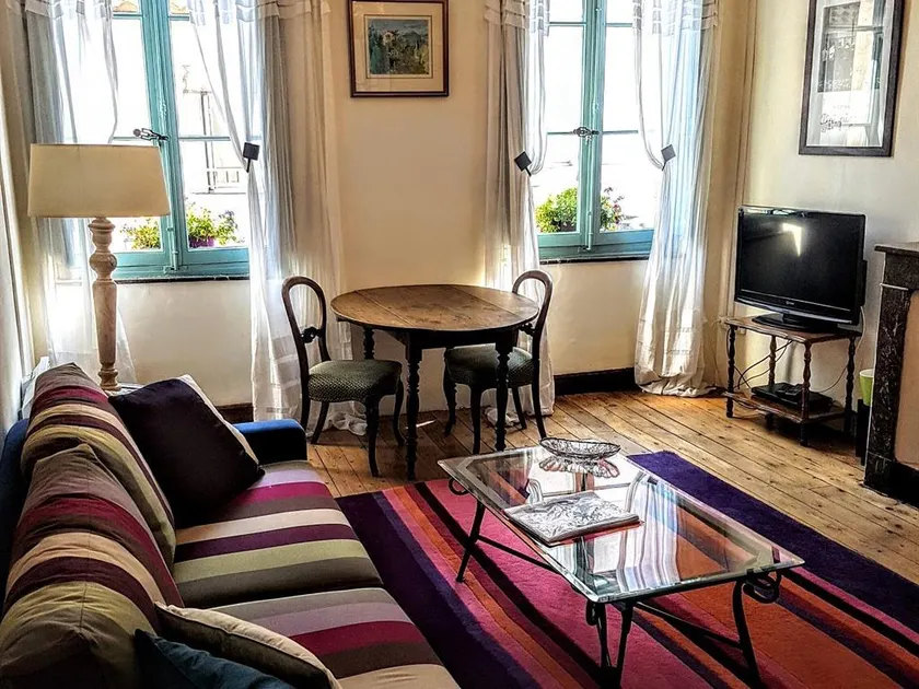 Carcassonne Town House, Rue Barbès - Image 1