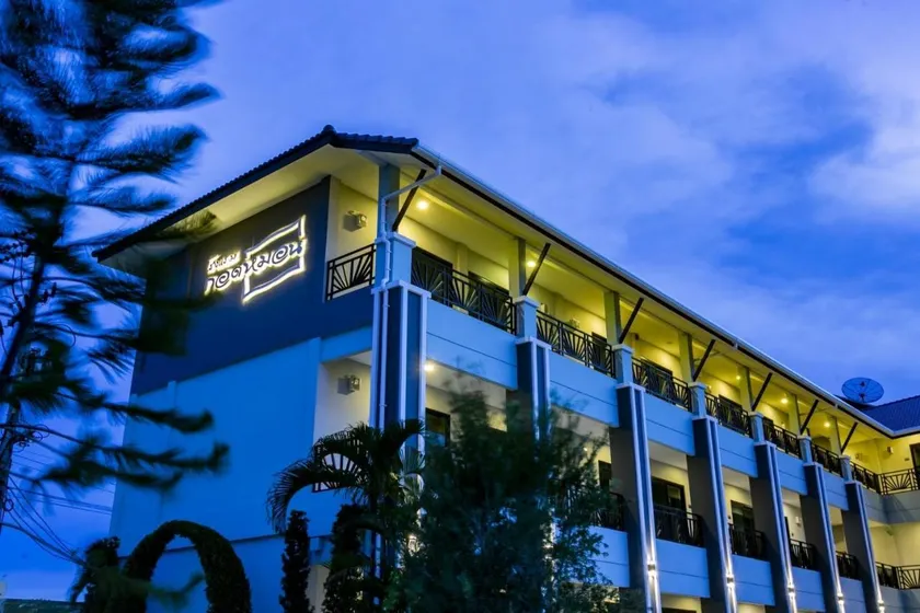 Godmhon hotel - Image 1