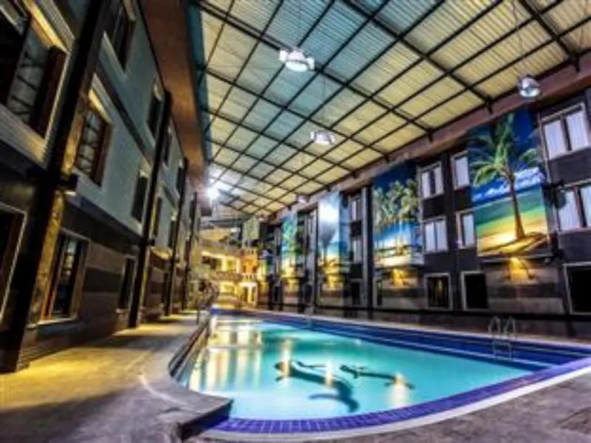 Crown Victoria Hotel Tulungagung - Image 1