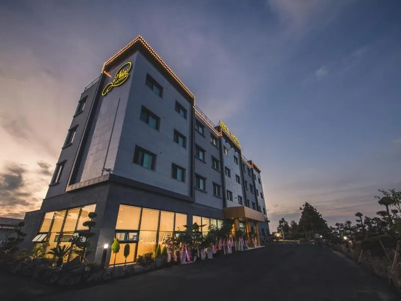 Nice Hotel - Image 1