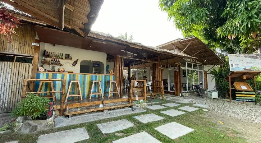Lunazul Guesthouse - Image 1