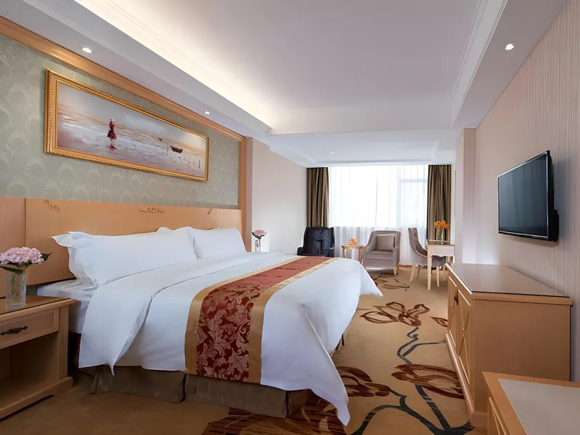 Vienna Hotel Shenzhen International Exhibition Center Fuyong Bao'an Avenue - Image 1