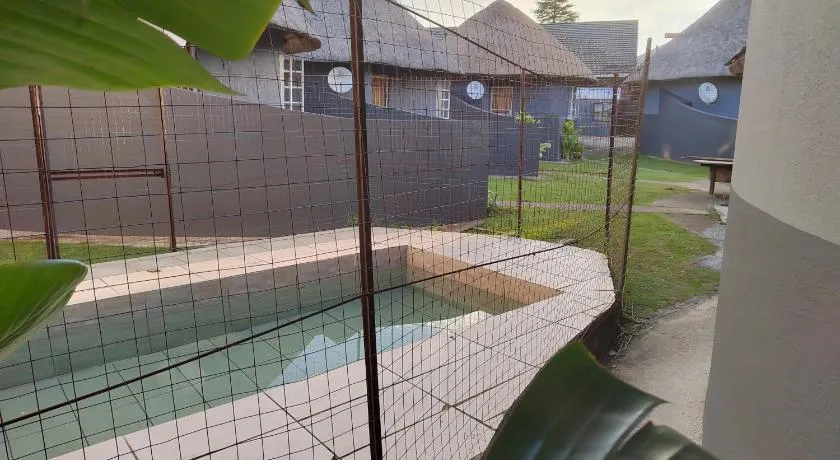 Graskop family retreat and backpackers - Image 1