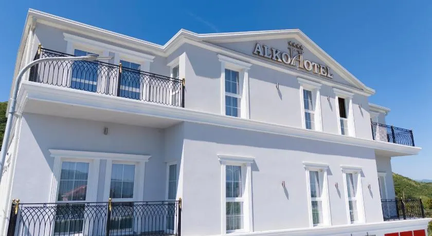 Alko Hotel Bushat - Image 1