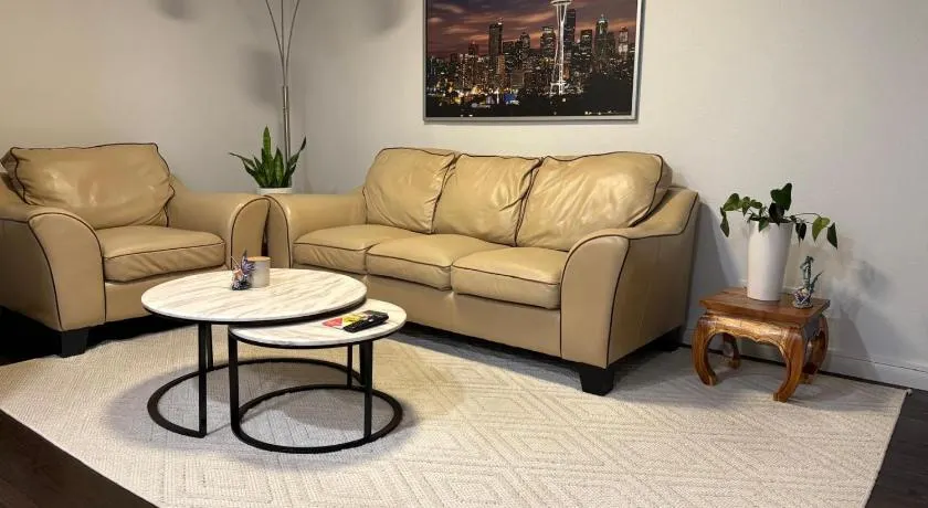 SEA Airport Coastal Apartments, located just 15 min from SeaTac Airport and 5 min from Des Moines Marina - Image 1