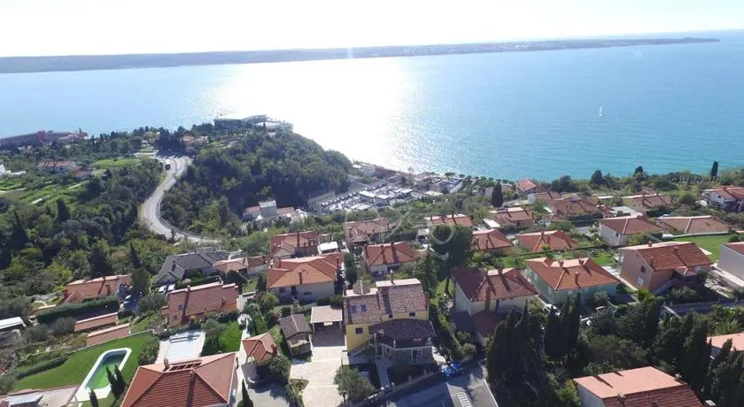 Apartments Apartim Piran - Image 1