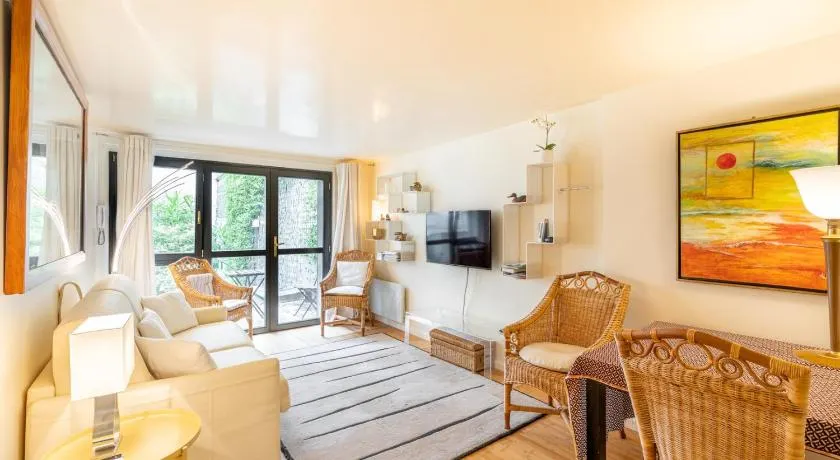GuestReady – Lebhaftes Studio im Marais - Image 1