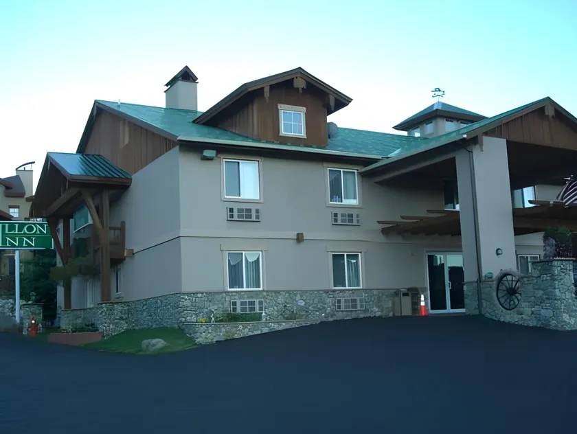Dillon Inn - Image 1