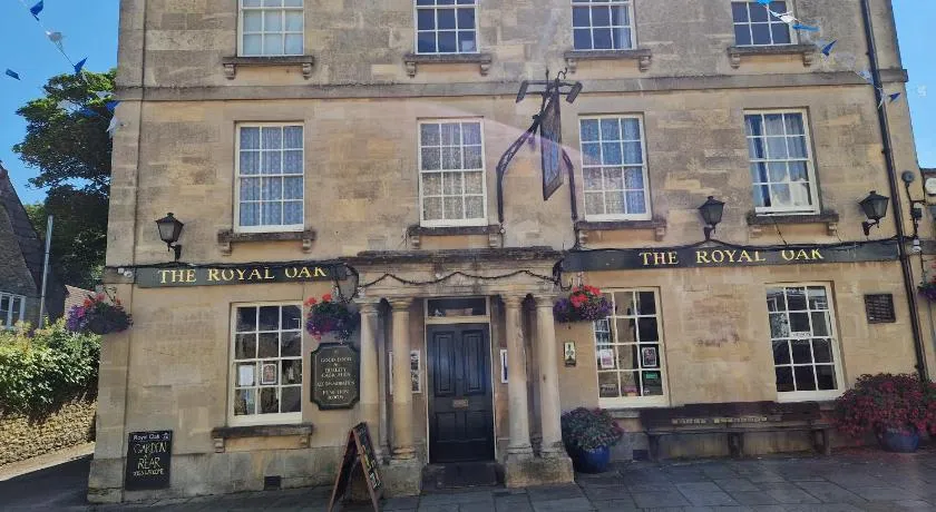 The Royal Oak - Image 1