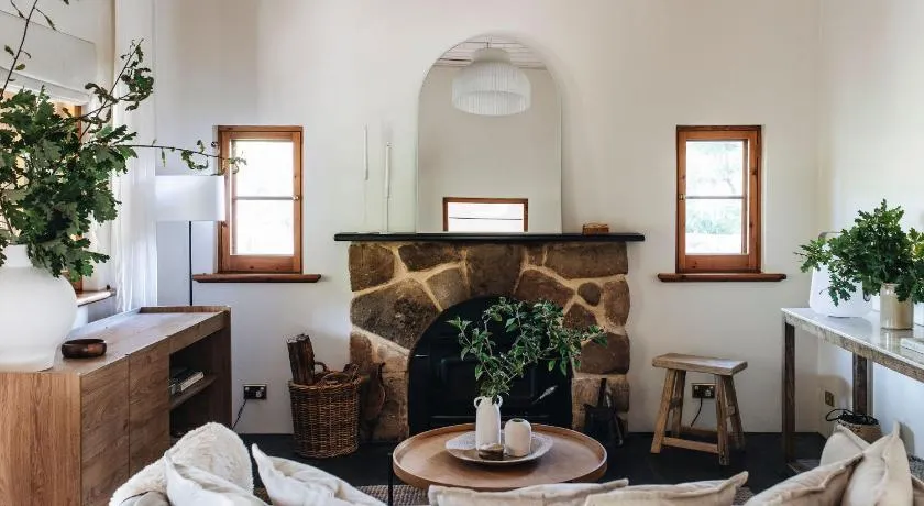Secluded Stone Cottage perfect for Couples Escape - Waterfalls - Image 1