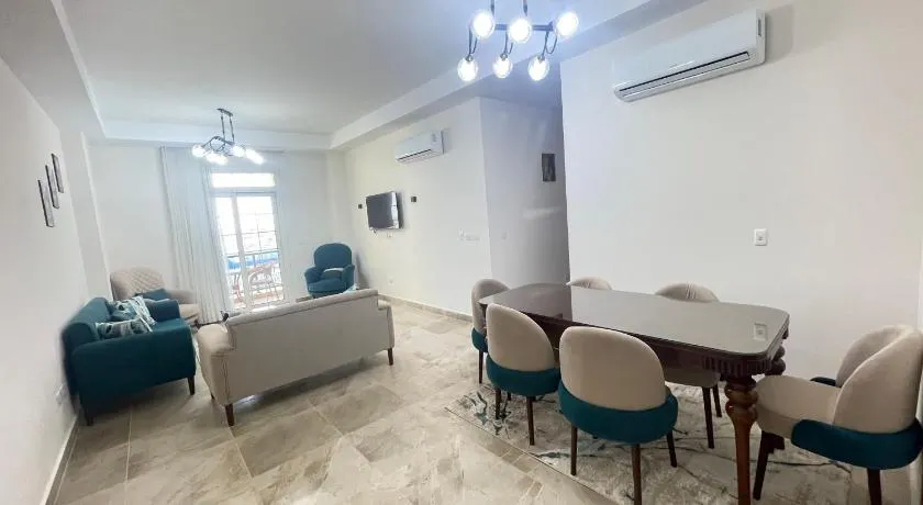 Grand Stylish Two bedrooms Apartment - Image 1
