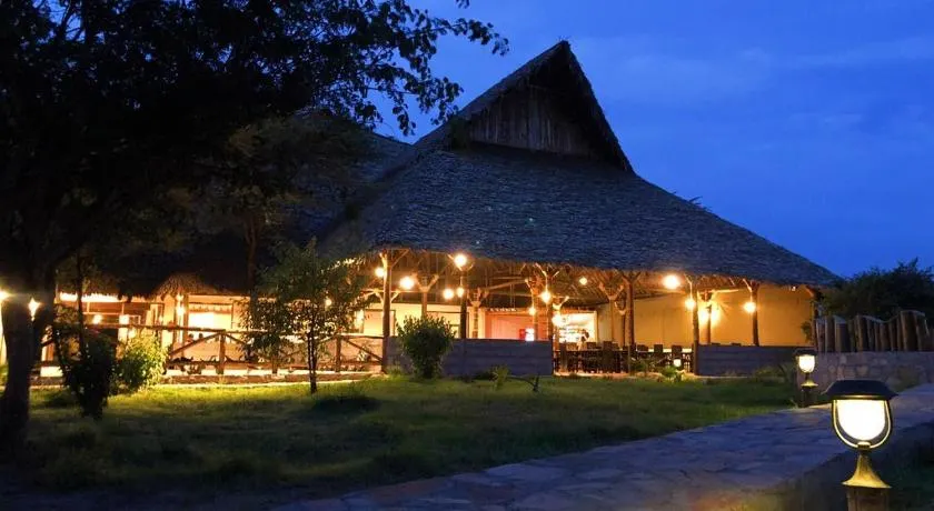 Mara Sweet Acacia Lodge - Image 1