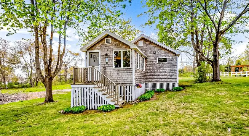 Seaside Cottage - Image 1
