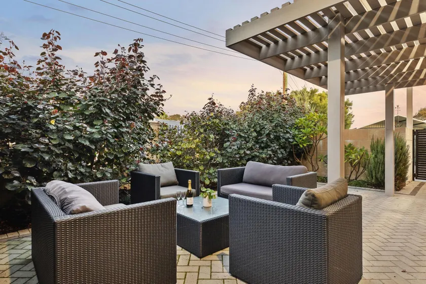 Spacious Family Home in Wannanup Mandurah - Image 1