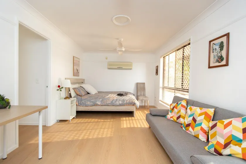 Cozy Studio Suite in House - Private Kitchen Bath - Image 1